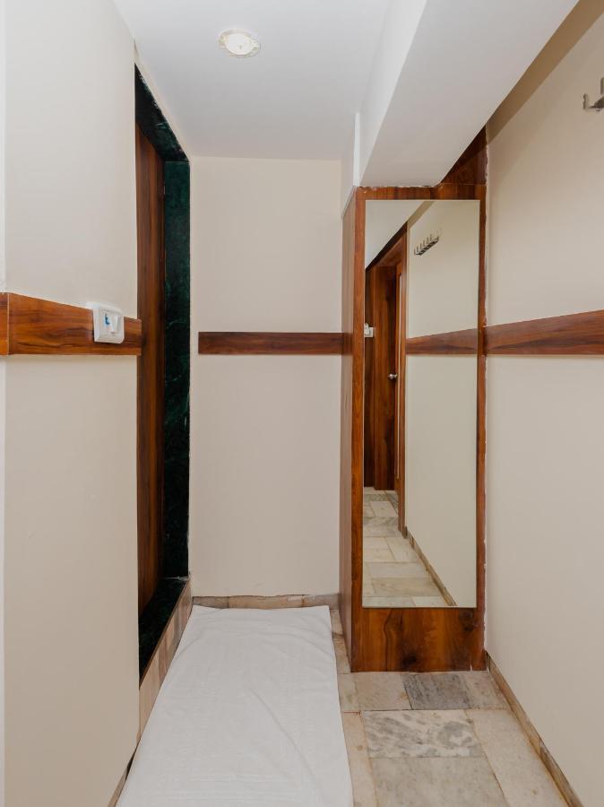 Hotel Kgn Near Cst Railway Station Mumbai And Haj House Mumbai Near Crawford Market Мумбаї Екстер'єр фото